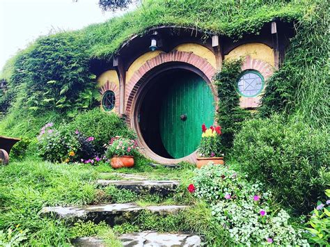 pictures of bilbo baggins house